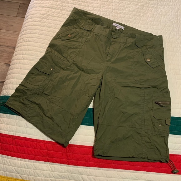 Roaman's Shorts Olive Green Cargo Shorts Roamans 6w Womens Poshmark